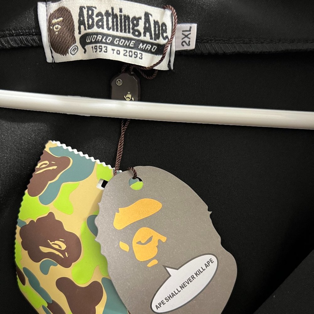 A Bathing APE Limited Edition BLACK GOLD Full Face Zip Shark Hoodie - Picture 4 of 16
